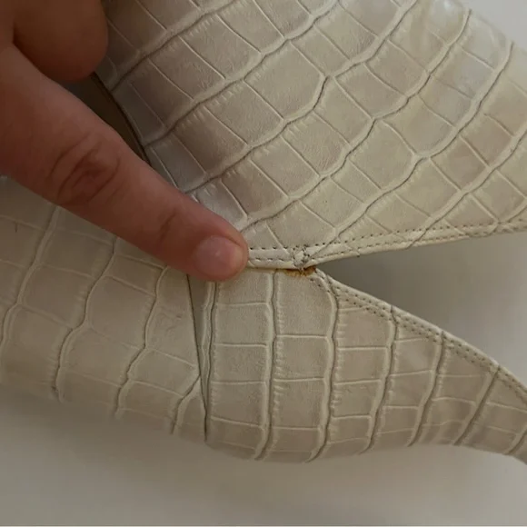 Steve Madden Women's Rookie Bone Croc Block Heels V Cut Ankle Booties Size 9.5 - Picture 13 of 16